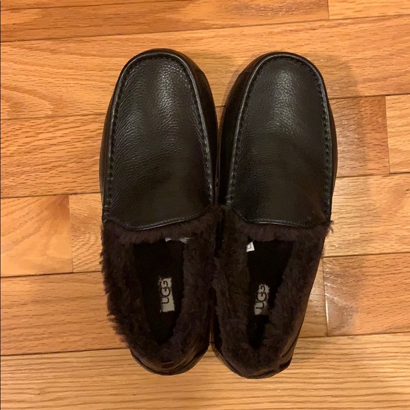 UGG Other - Ugg men’s ascot leather slipper